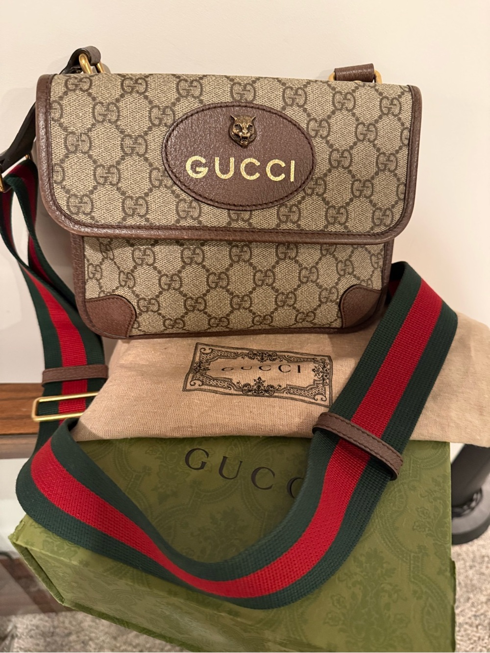 Gucci Small Supreme Neo GG Print Messenger Bag